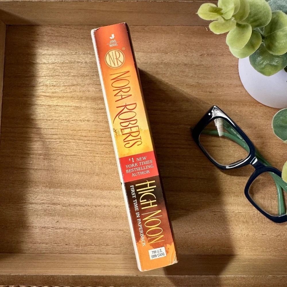 📚3 for $15 | High Noon by‎ Nora Roberts | Romantic Suspense Paperback